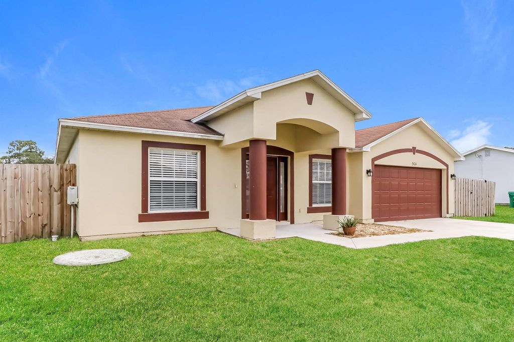 Photo of 964 SW Whittier Terrace, Port Saint Lucie, FL 34953 (MLS # R11103277)