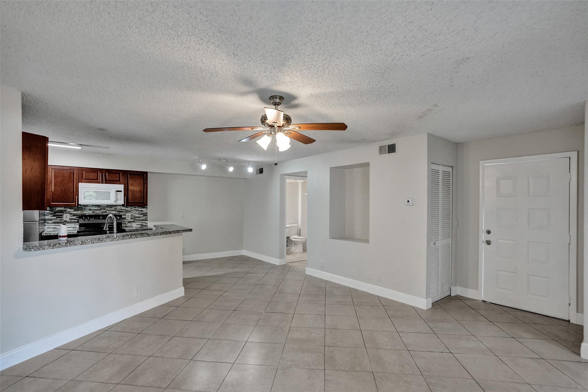 Summerbreeze Condo - Residential Lease