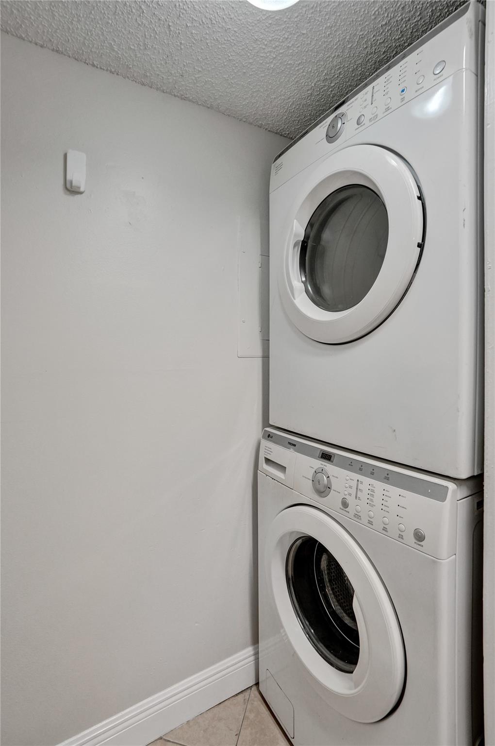 Summerbreeze Condo - Residential Lease