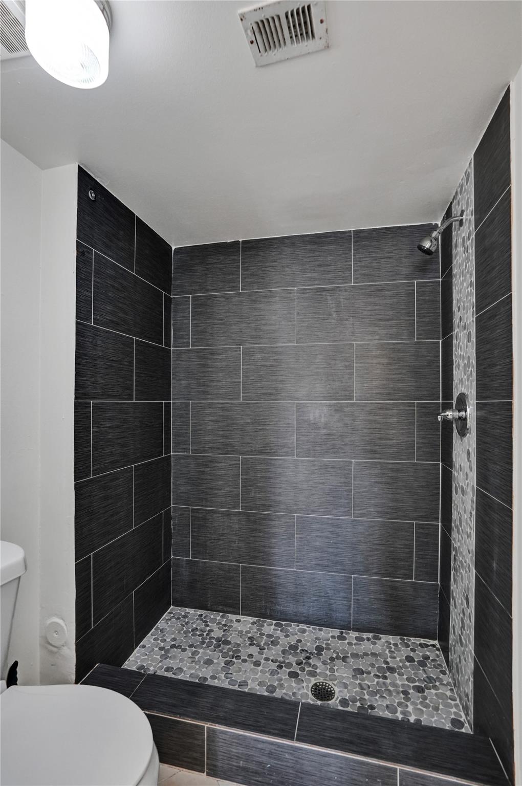 Summerbreeze Condo - Residential Lease