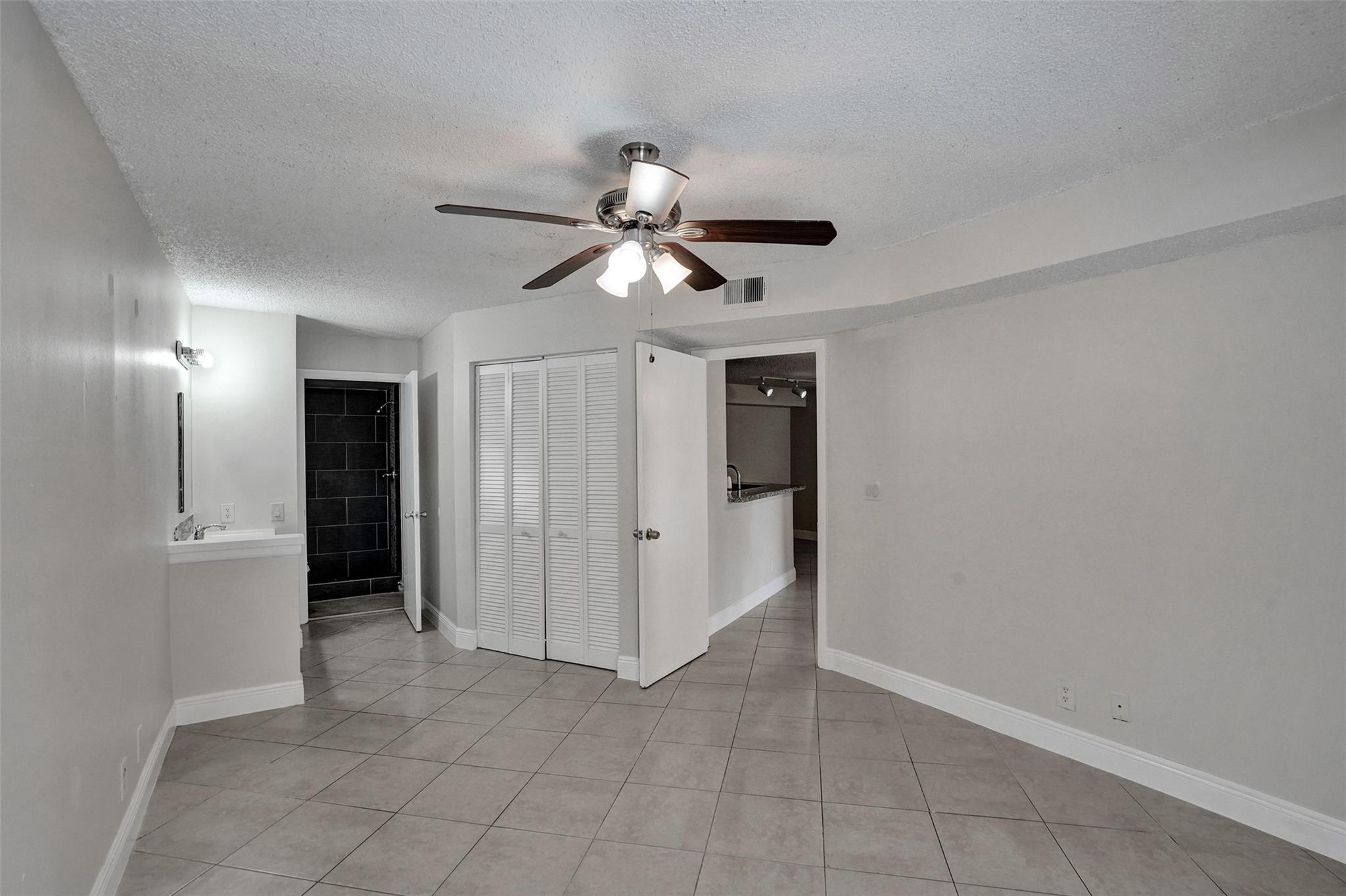 Summerbreeze Condo - Residential Lease