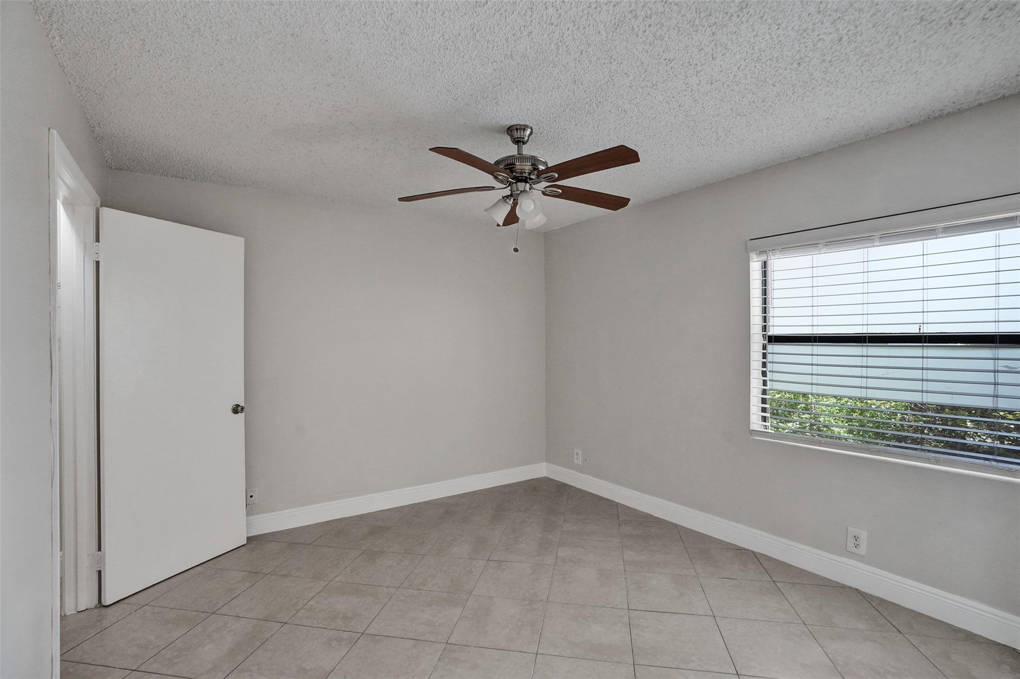 Summerbreeze Condo - Residential Lease