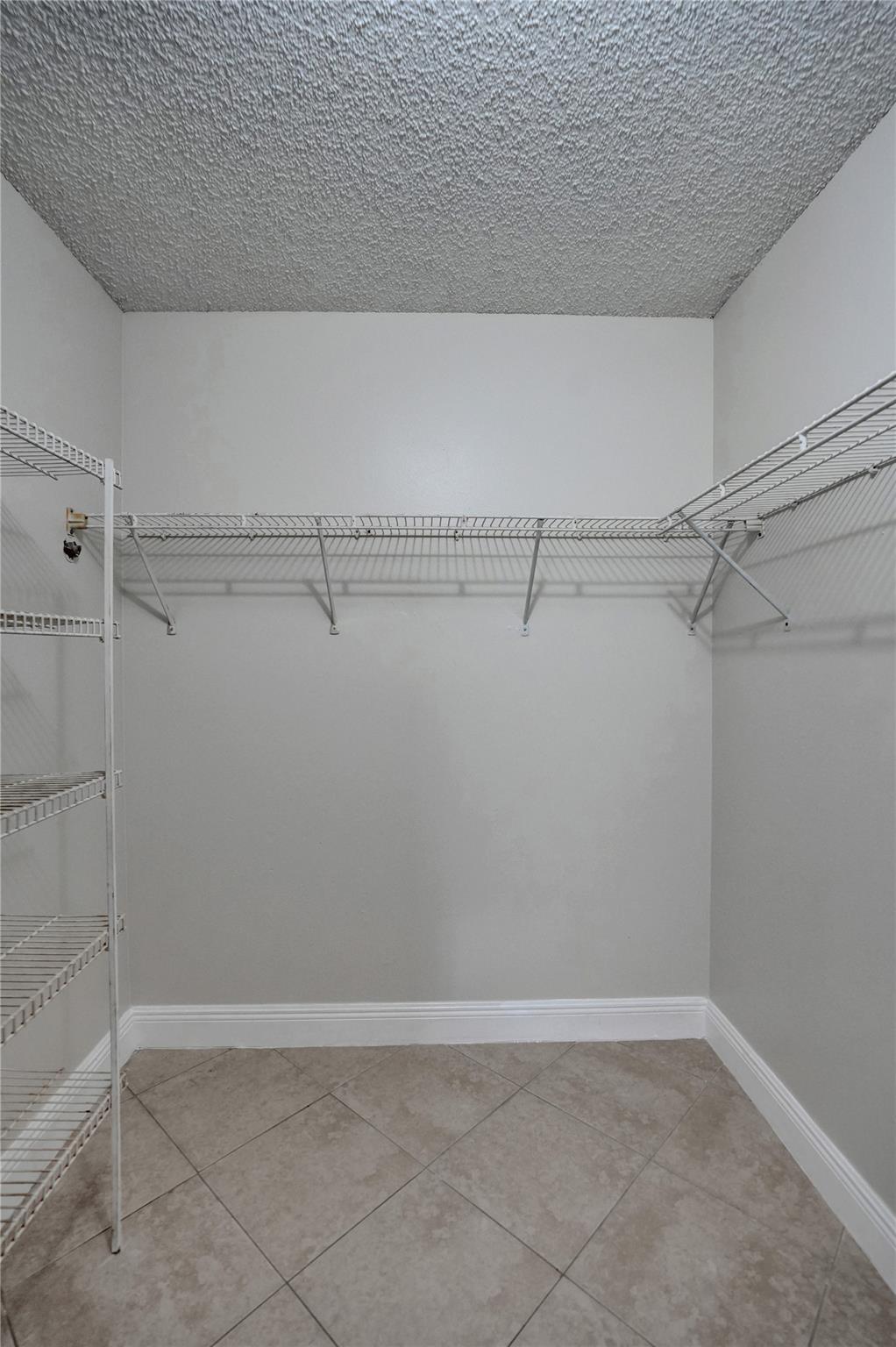 Summerbreeze Condo - Residential Lease