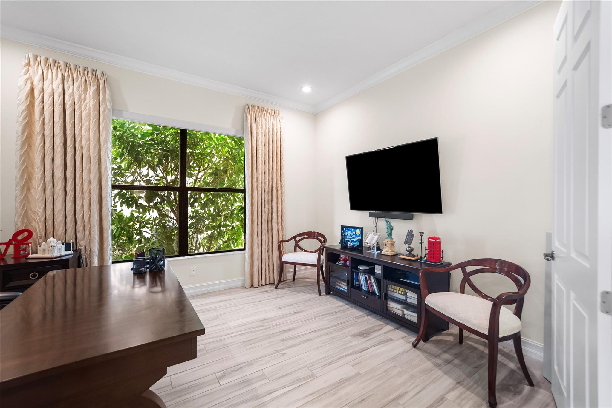 Four Seasons - Residential