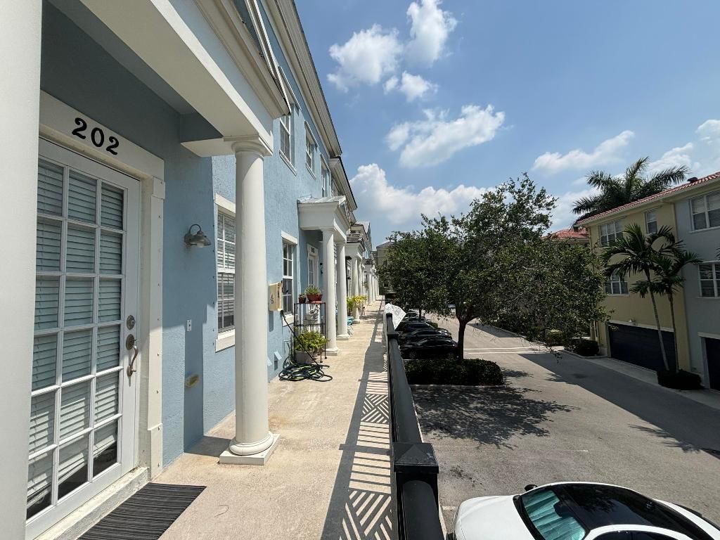 Photo of 221 Greenwich Circle #202, Jupiter, FL 33458 (MLS # R10988580)