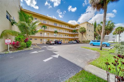 A home in Lauderdale Lakes