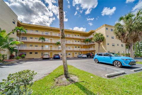 A home in Lauderdale Lakes