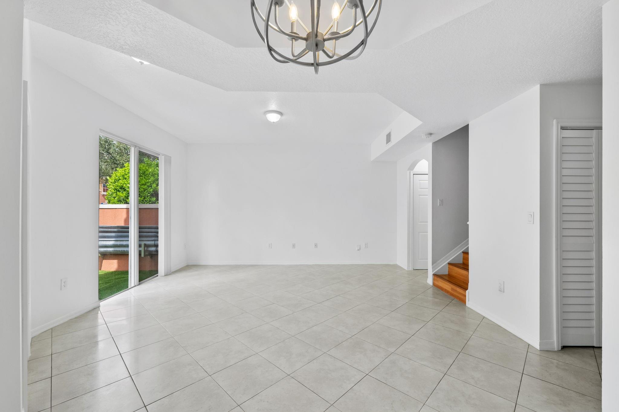 HAMPTON ISLES CONDO - Residential Lease