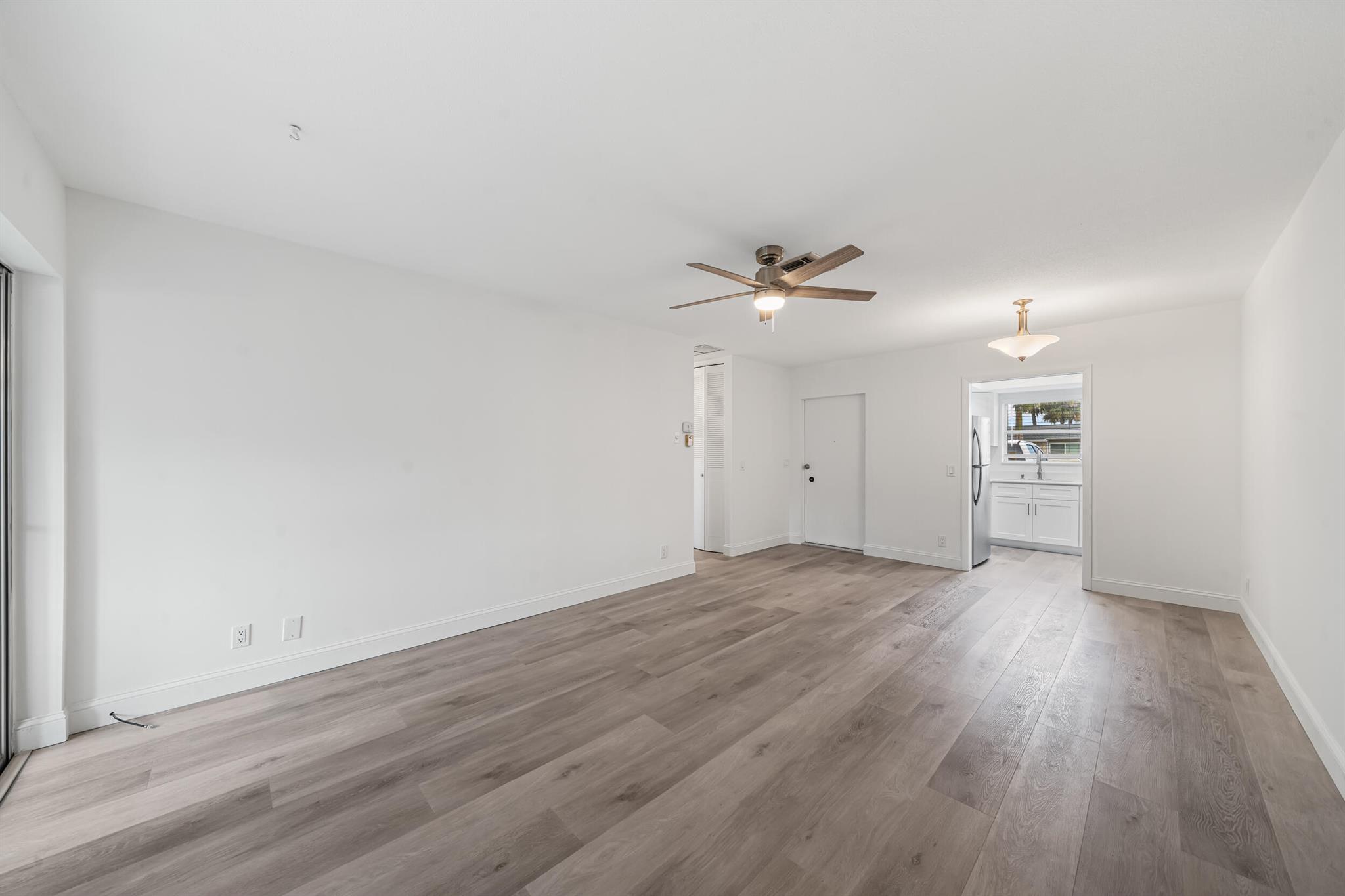 CRESTHAVEN VILLAS 9 CONDO - Residential