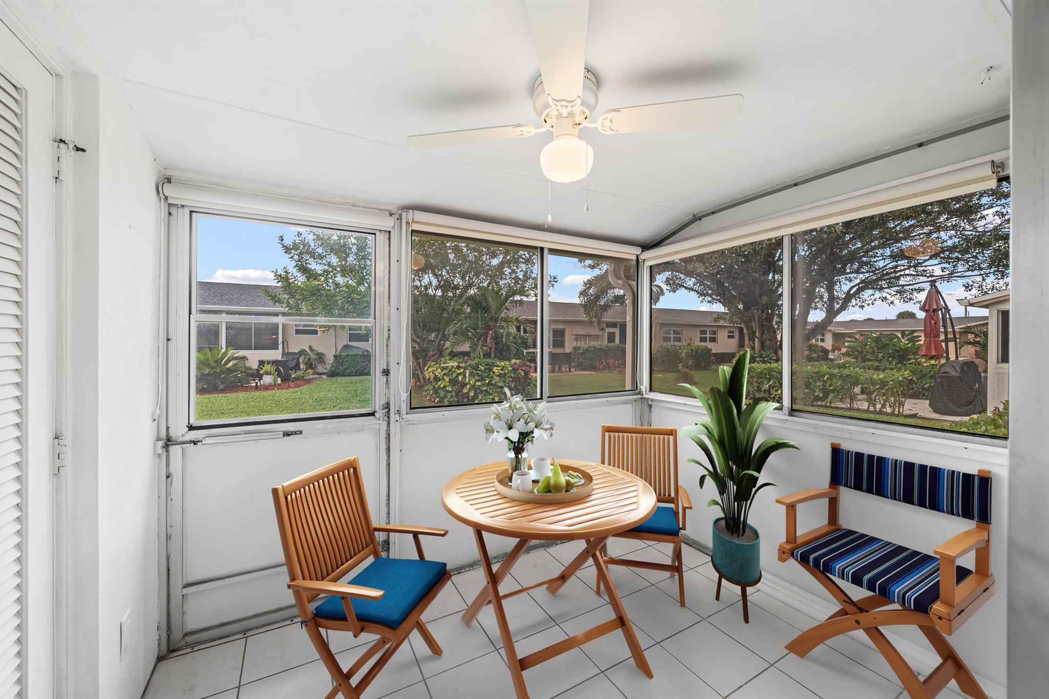 CRESTHAVEN VILLAS 9 CONDO - Residential