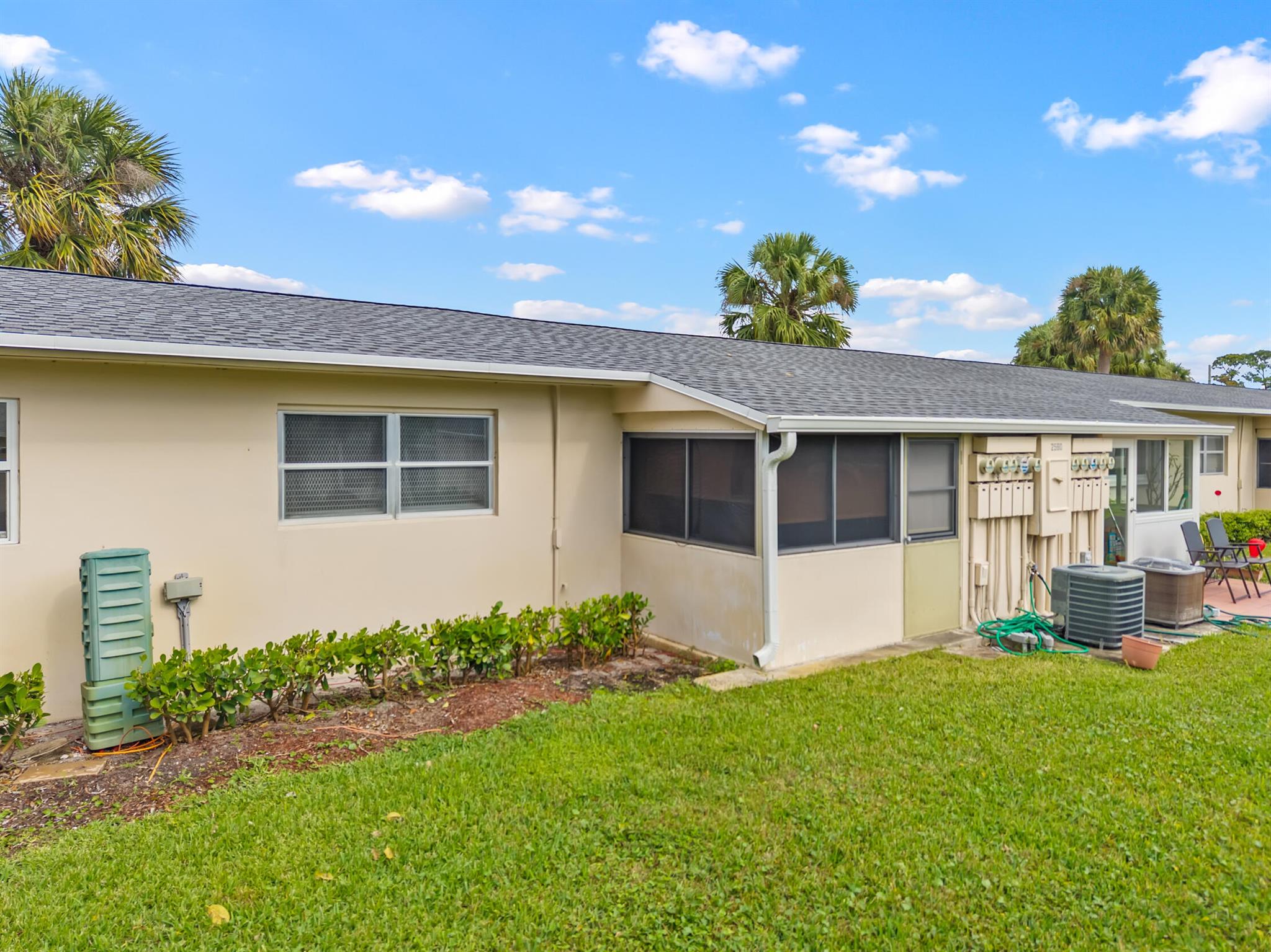 CRESTHAVEN VILLAS 9 CONDO - Residential