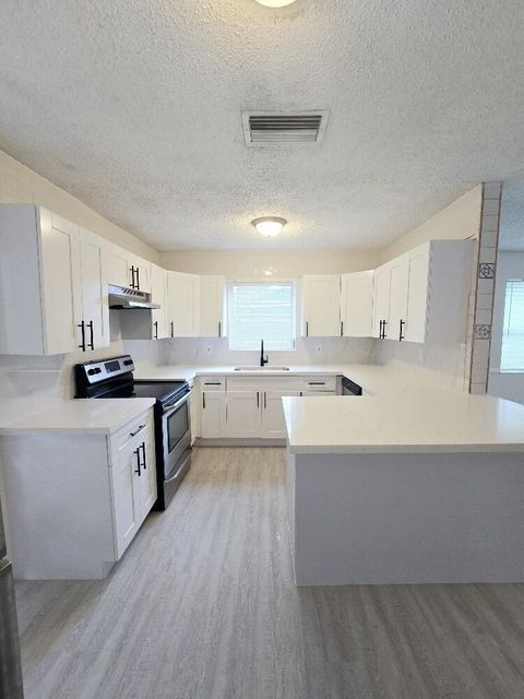 416 SW 7th Court Boynton Beach FL 33435