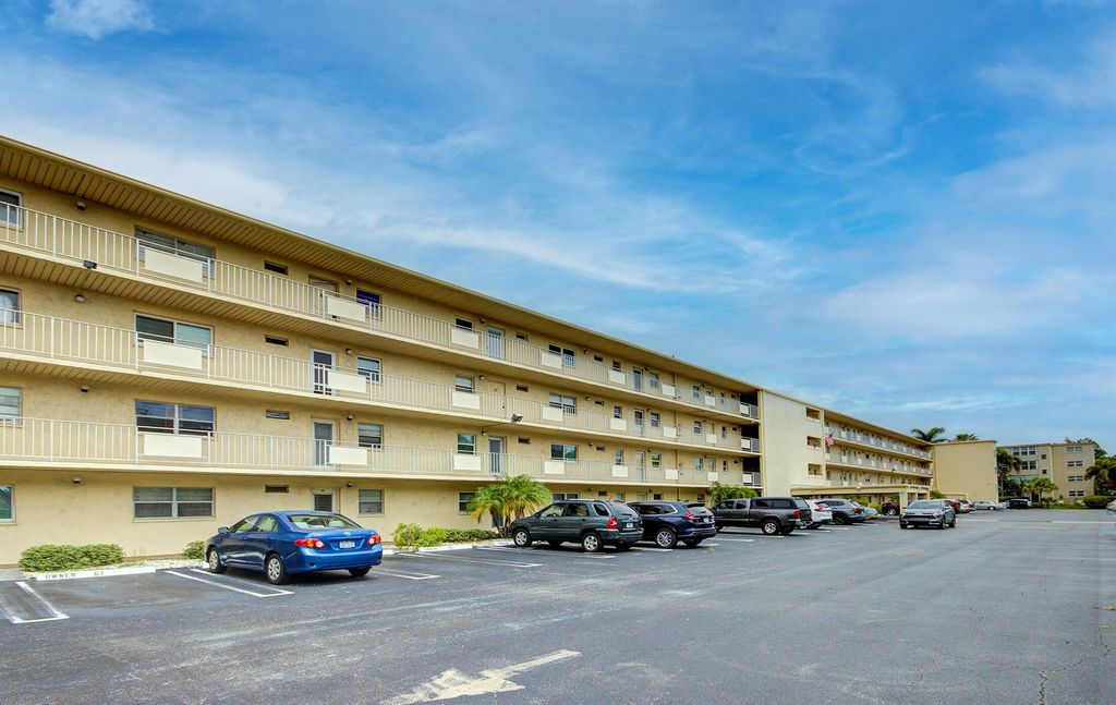 Photo of 2615 NE 3rd Court #4160, Boynton Beach, FL 33435 (MLS # R11098217)