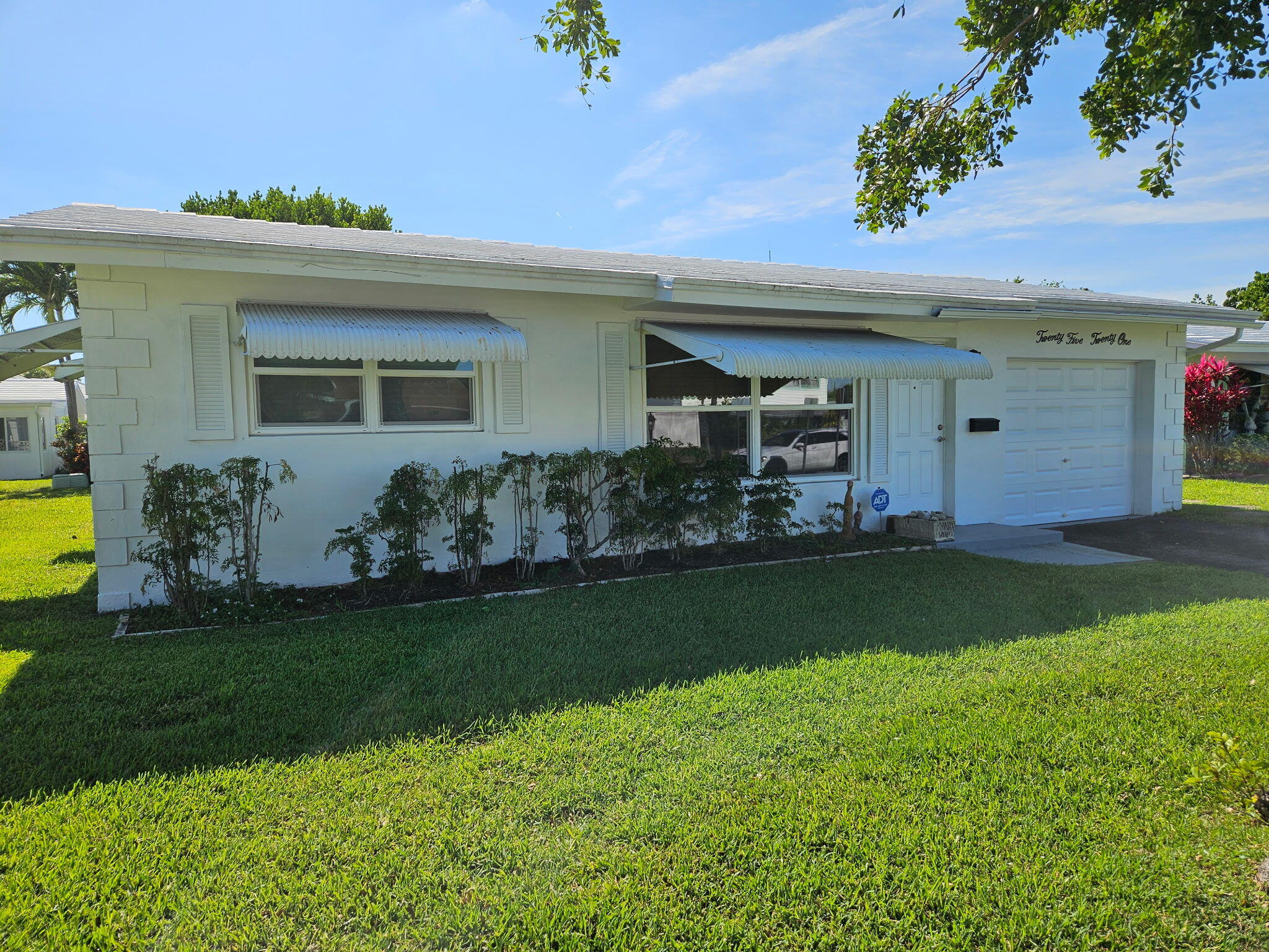 2521 N Cypress Road