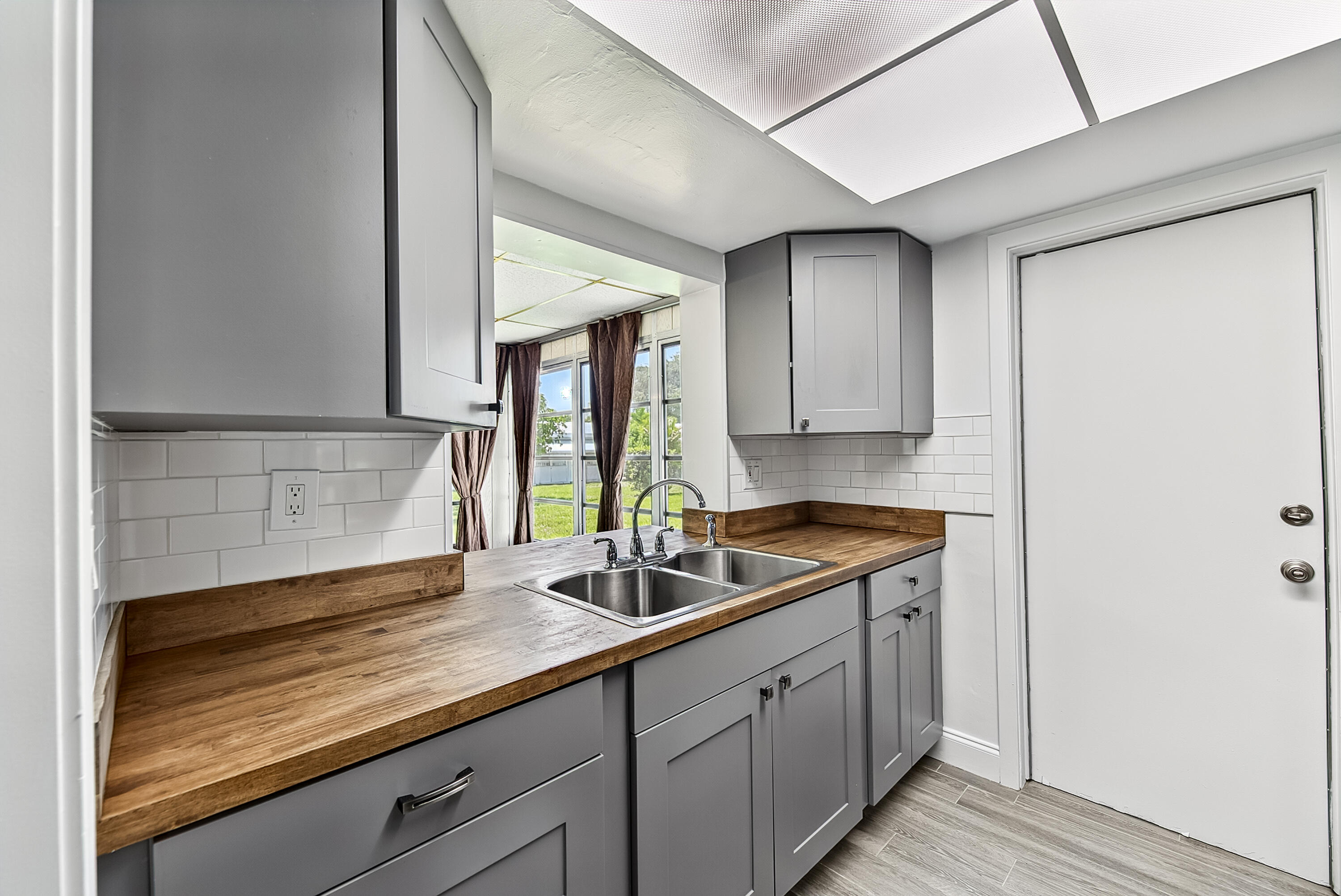 LEISUREVILLE FIRST SEC - Residential