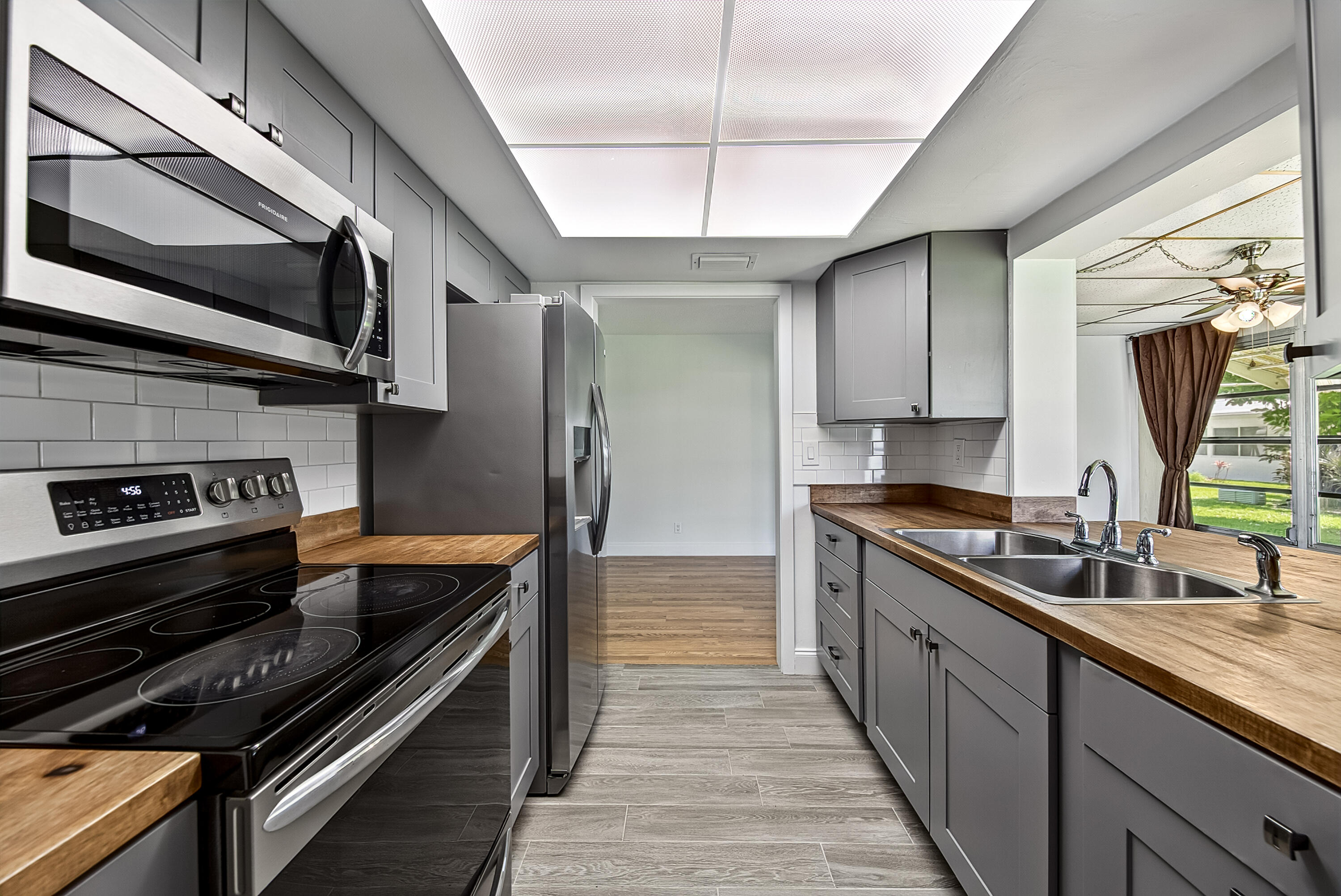 LEISUREVILLE FIRST SEC - Residential