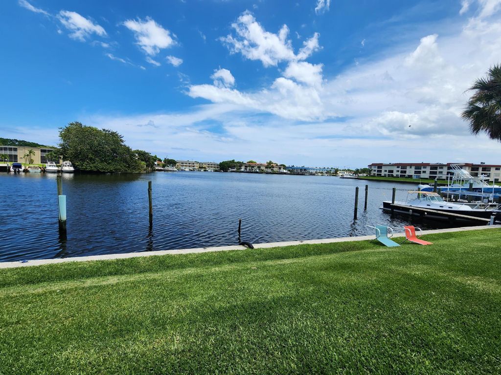 Photo of 412 Northlake Court #Apt 5, North Palm Beach, FL 33408 (MLS # B26042572)