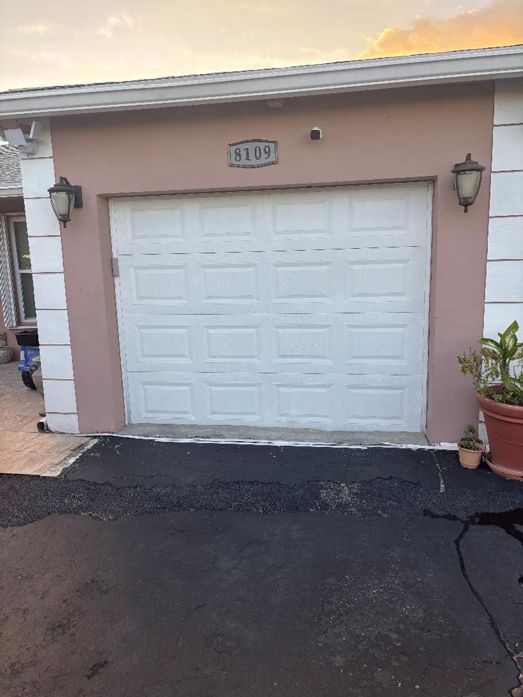 Photo of 8109 NW 74th Terrace, Tamarac, FL 33321 (MLS # B26031250)