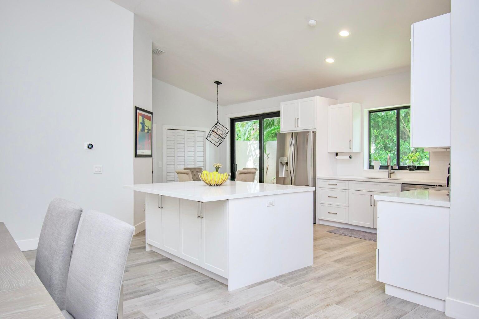 COLONY POINT - Residential