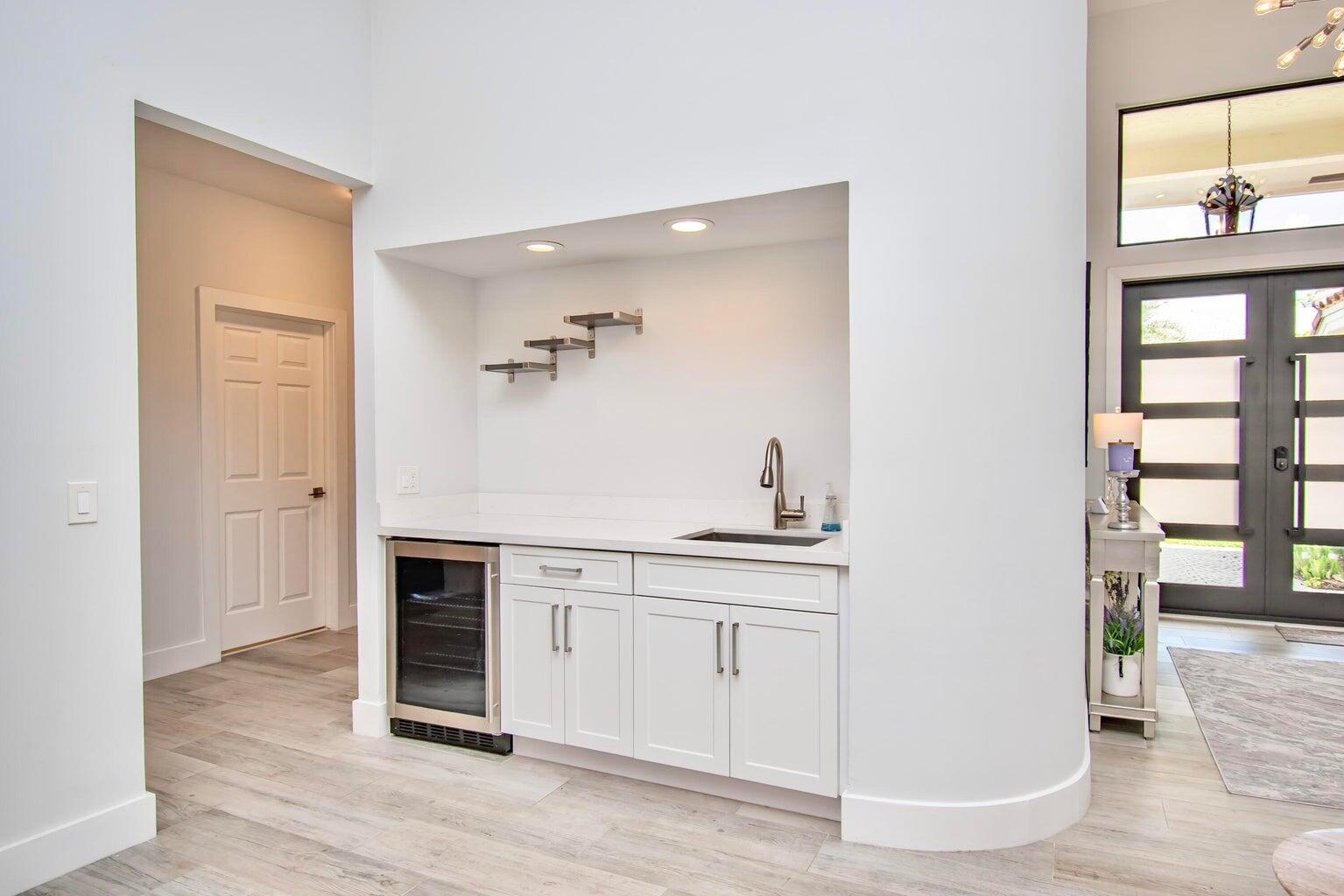 COLONY POINT - Residential