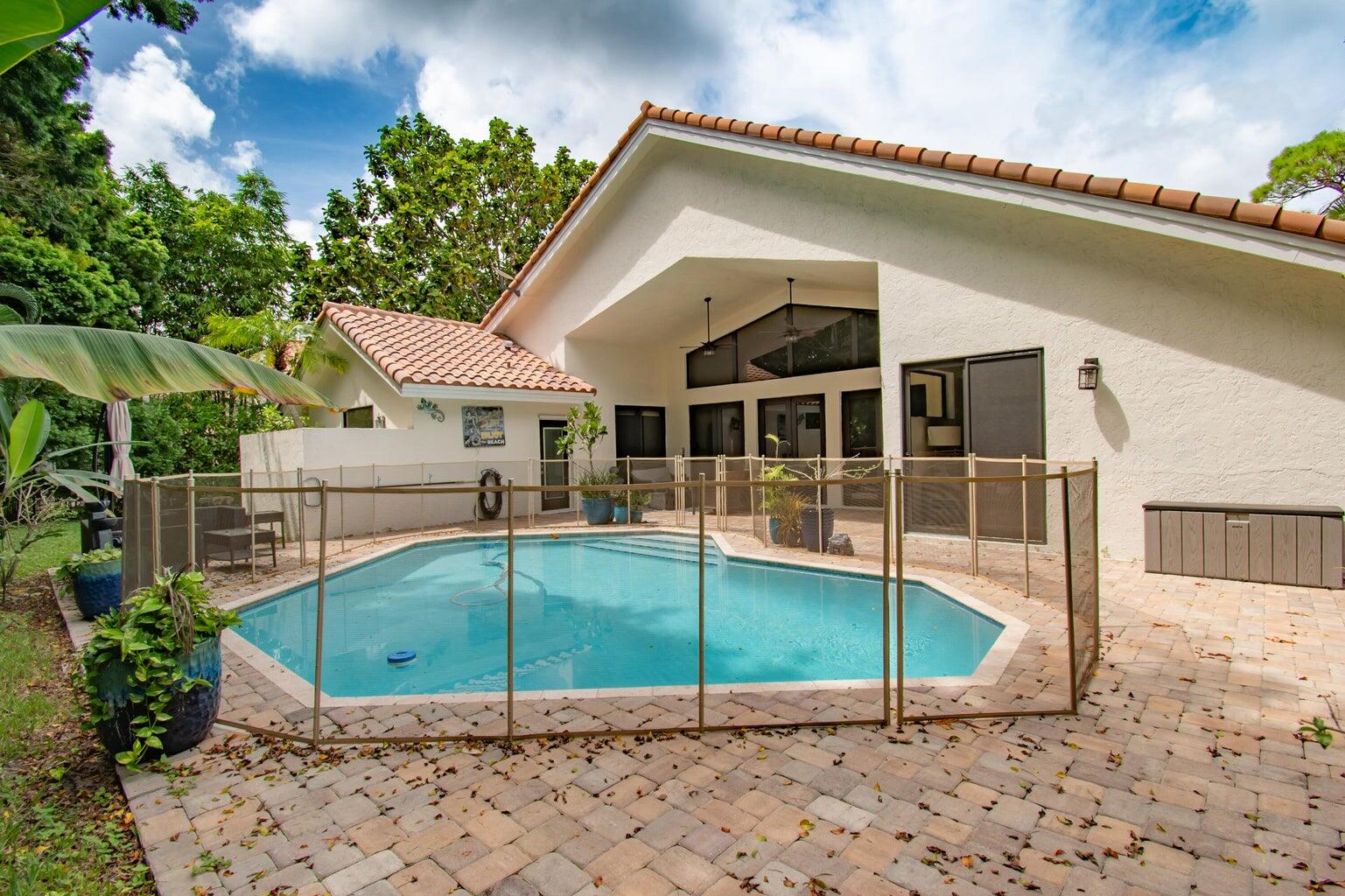 COLONY POINT - Residential