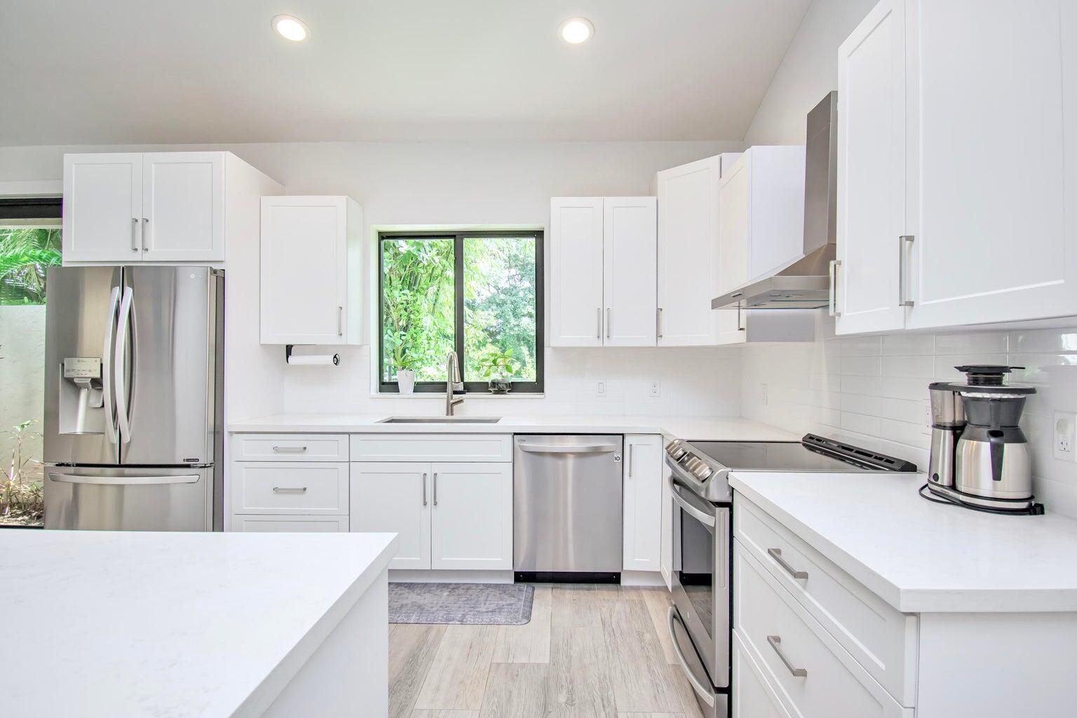 COLONY POINT - Residential