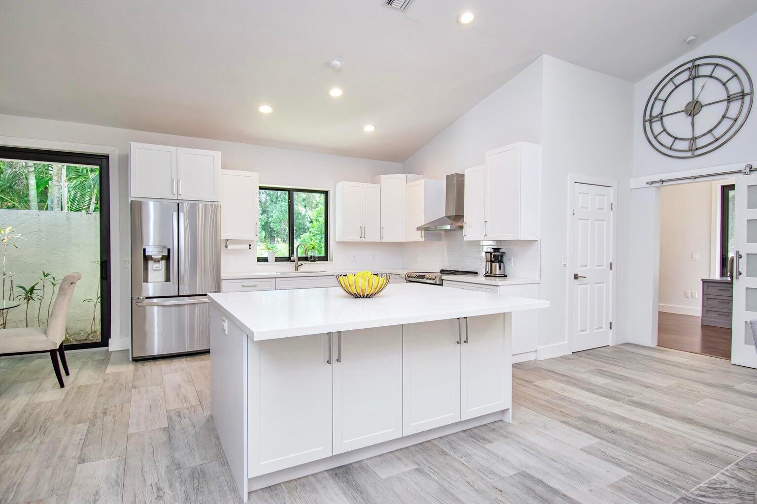 COLONY POINT - Residential