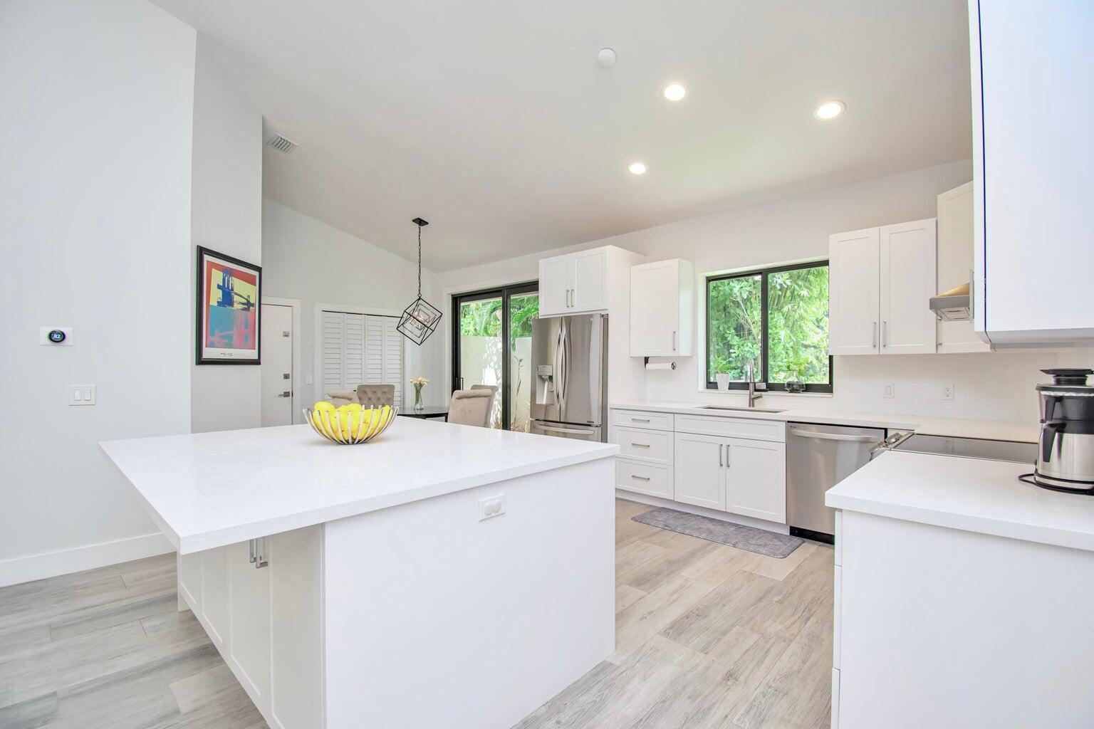 COLONY POINT - Residential