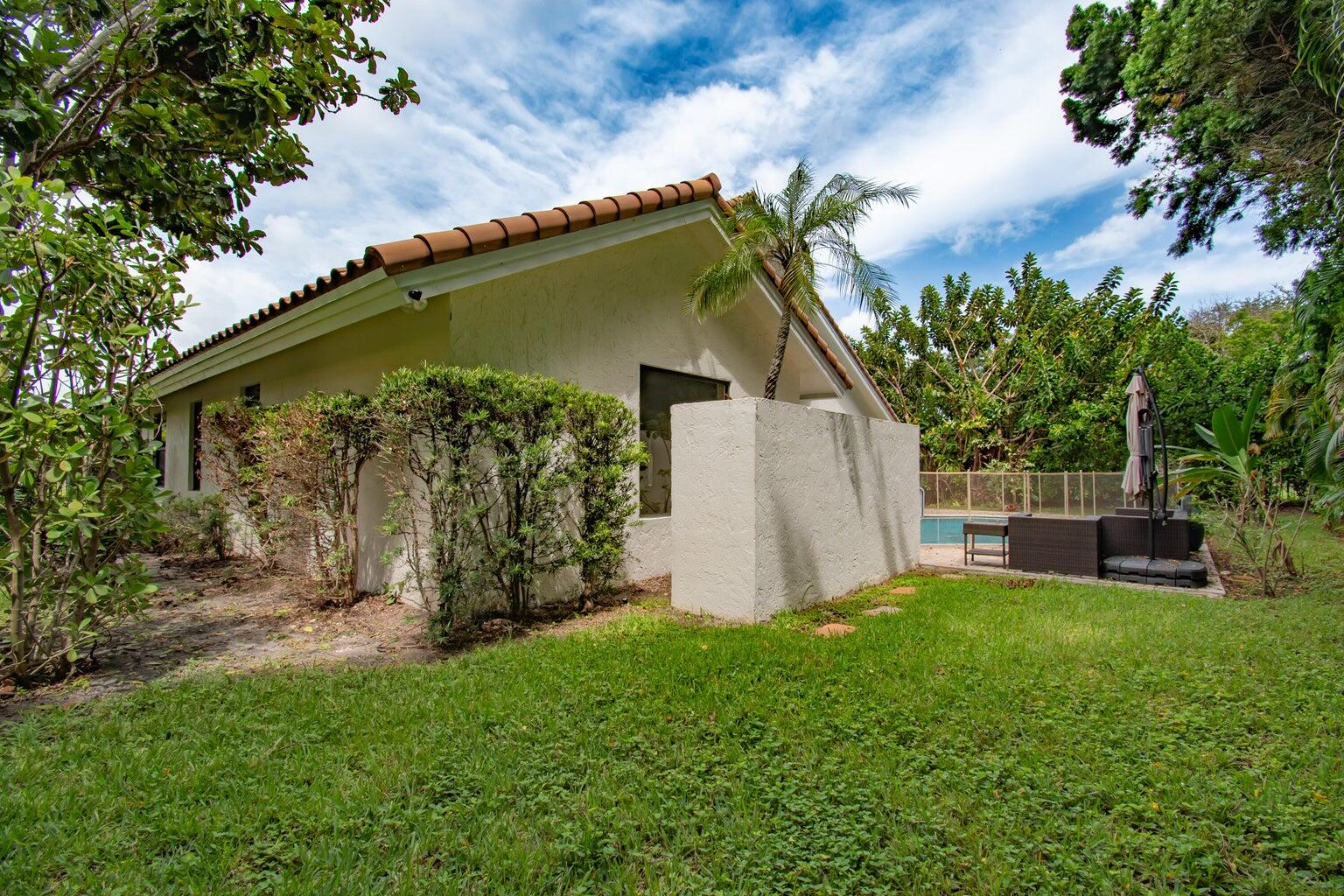 COLONY POINT - Residential