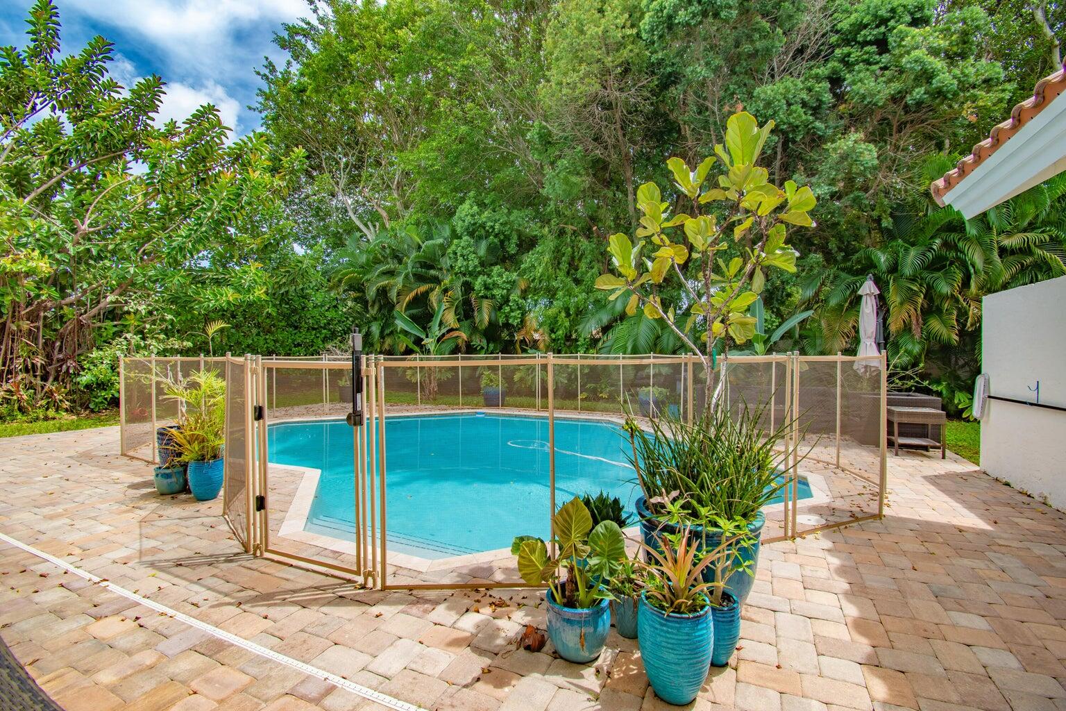 COLONY POINT - Residential