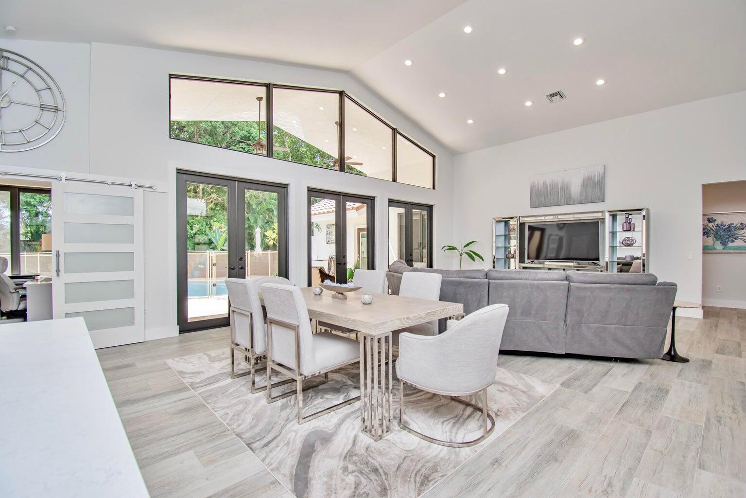 COLONY POINT - Residential