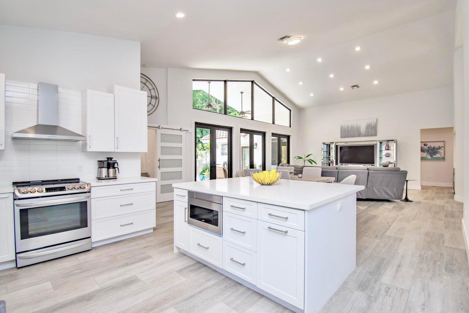 COLONY POINT - Residential