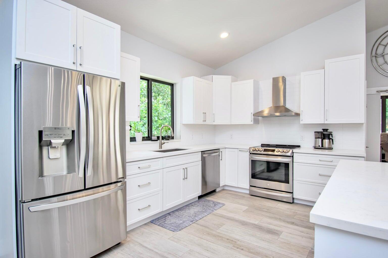 COLONY POINT - Residential