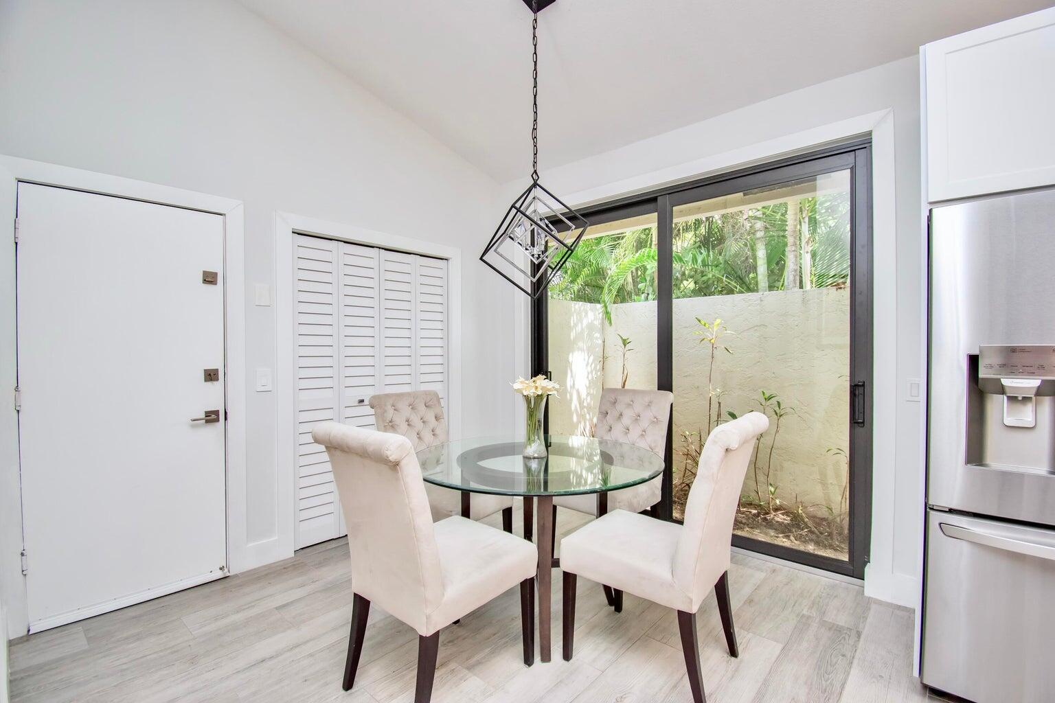 COLONY POINT - Residential