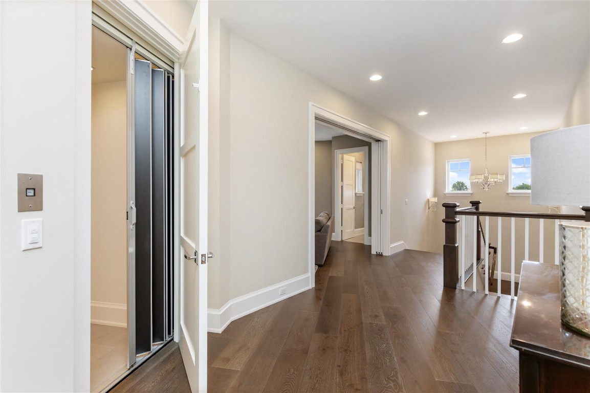 LIGHTHOUSE POINT - Residential