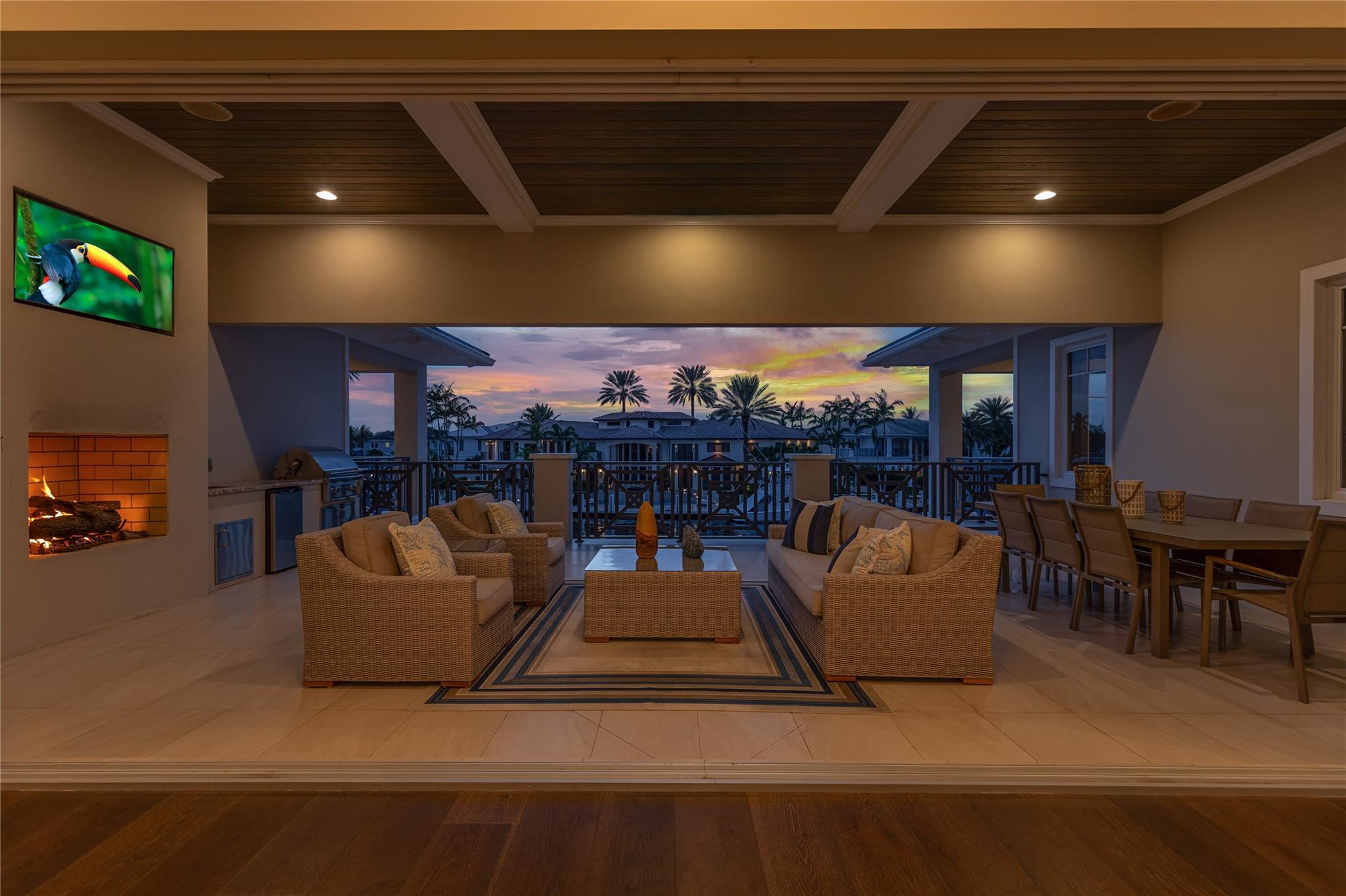 LIGHTHOUSE POINT - Residential