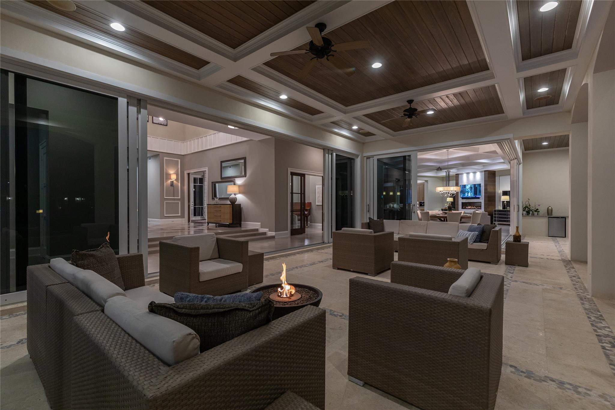 LIGHTHOUSE POINT - Residential