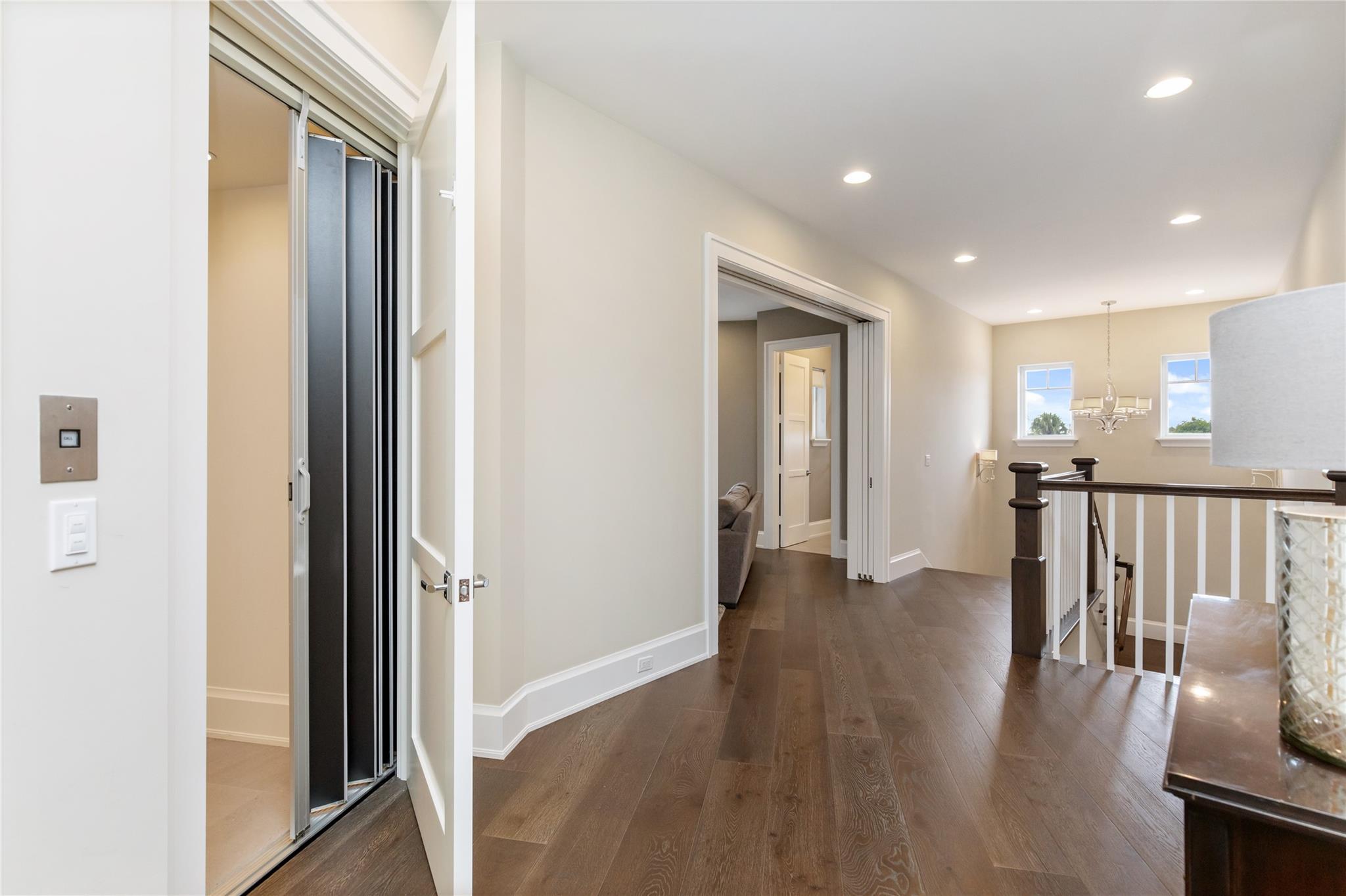 LIGHTHOUSE POINT - Residential