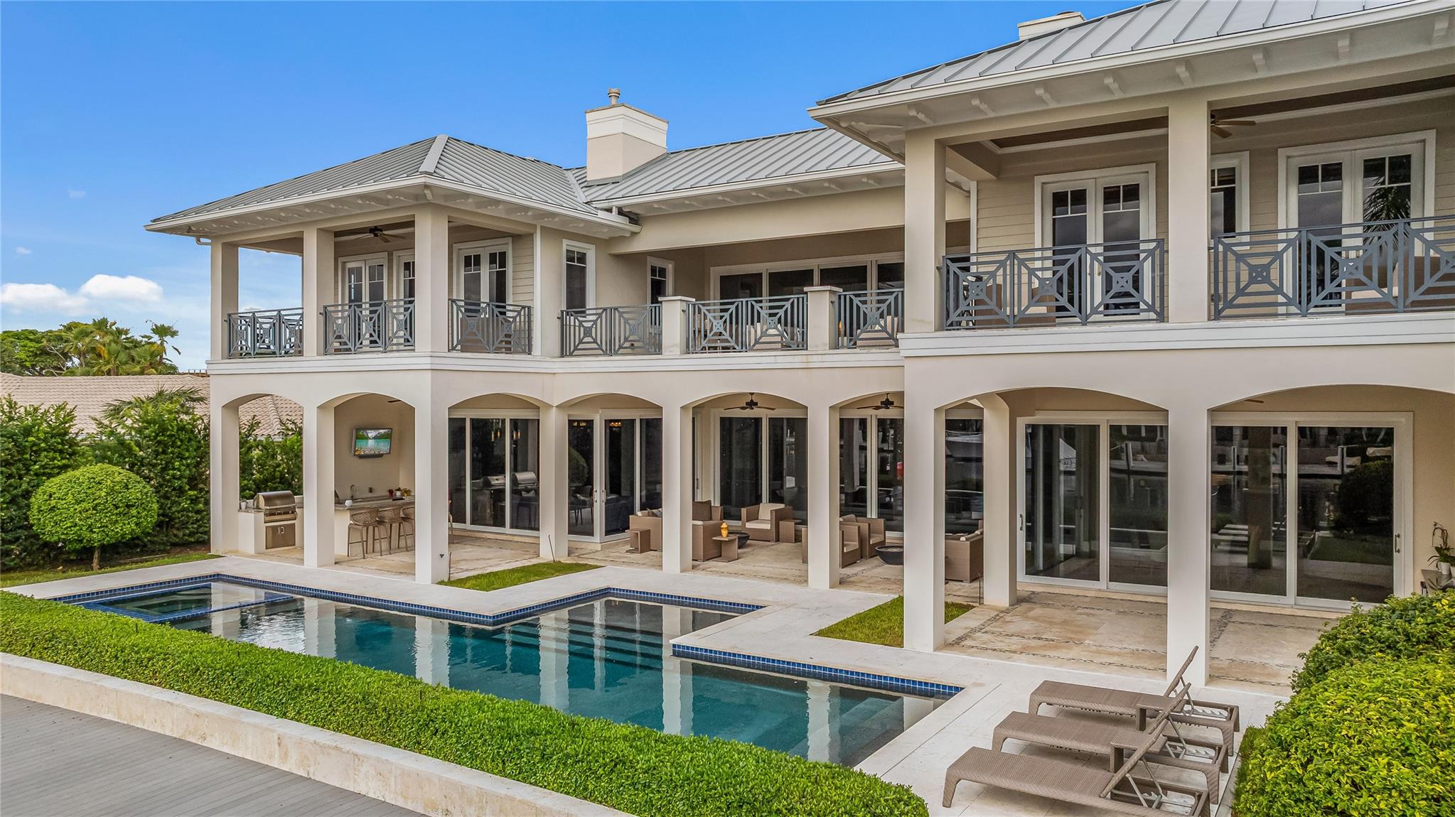 LIGHTHOUSE POINT - Residential