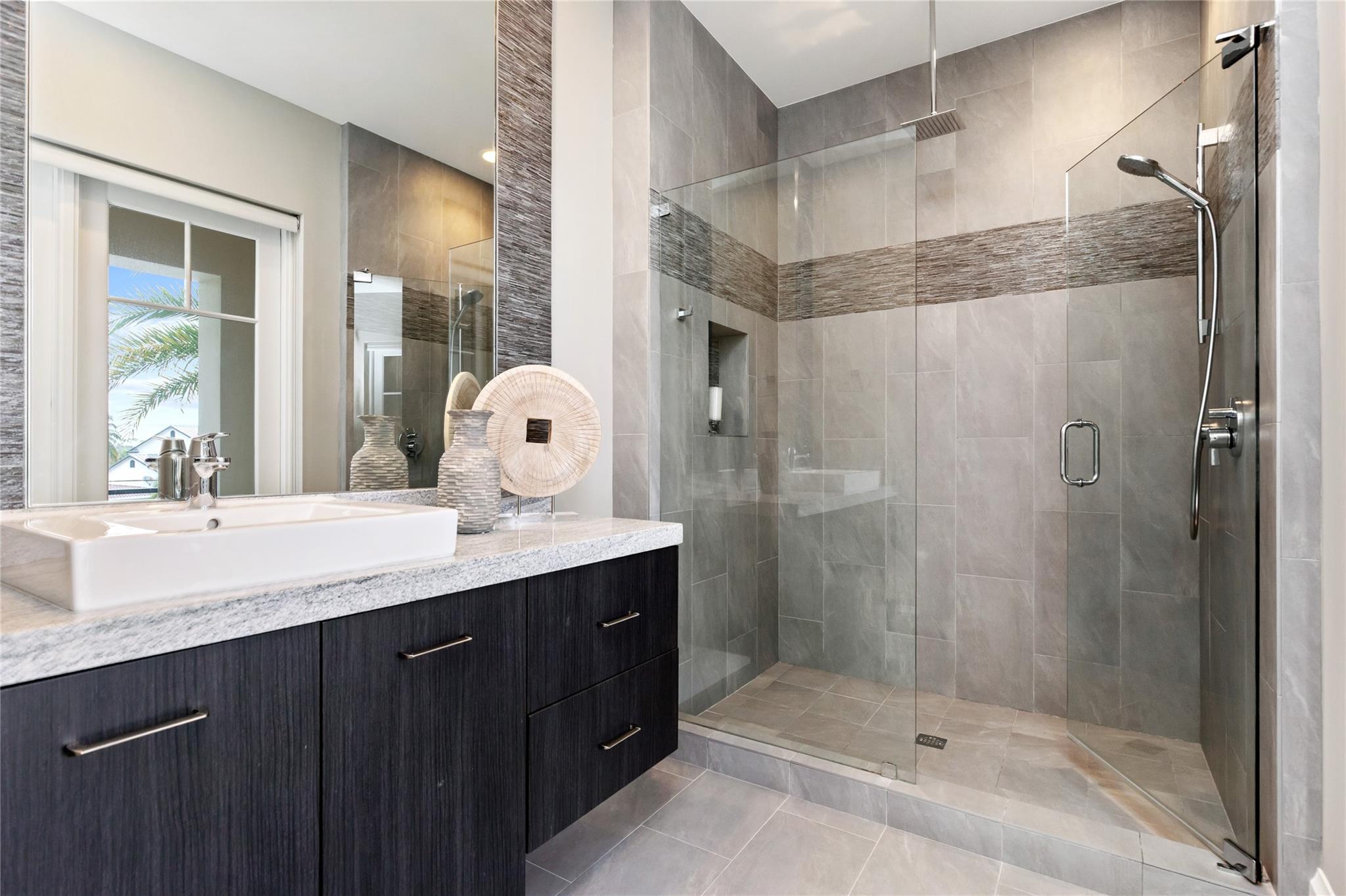 LIGHTHOUSE POINT - Residential