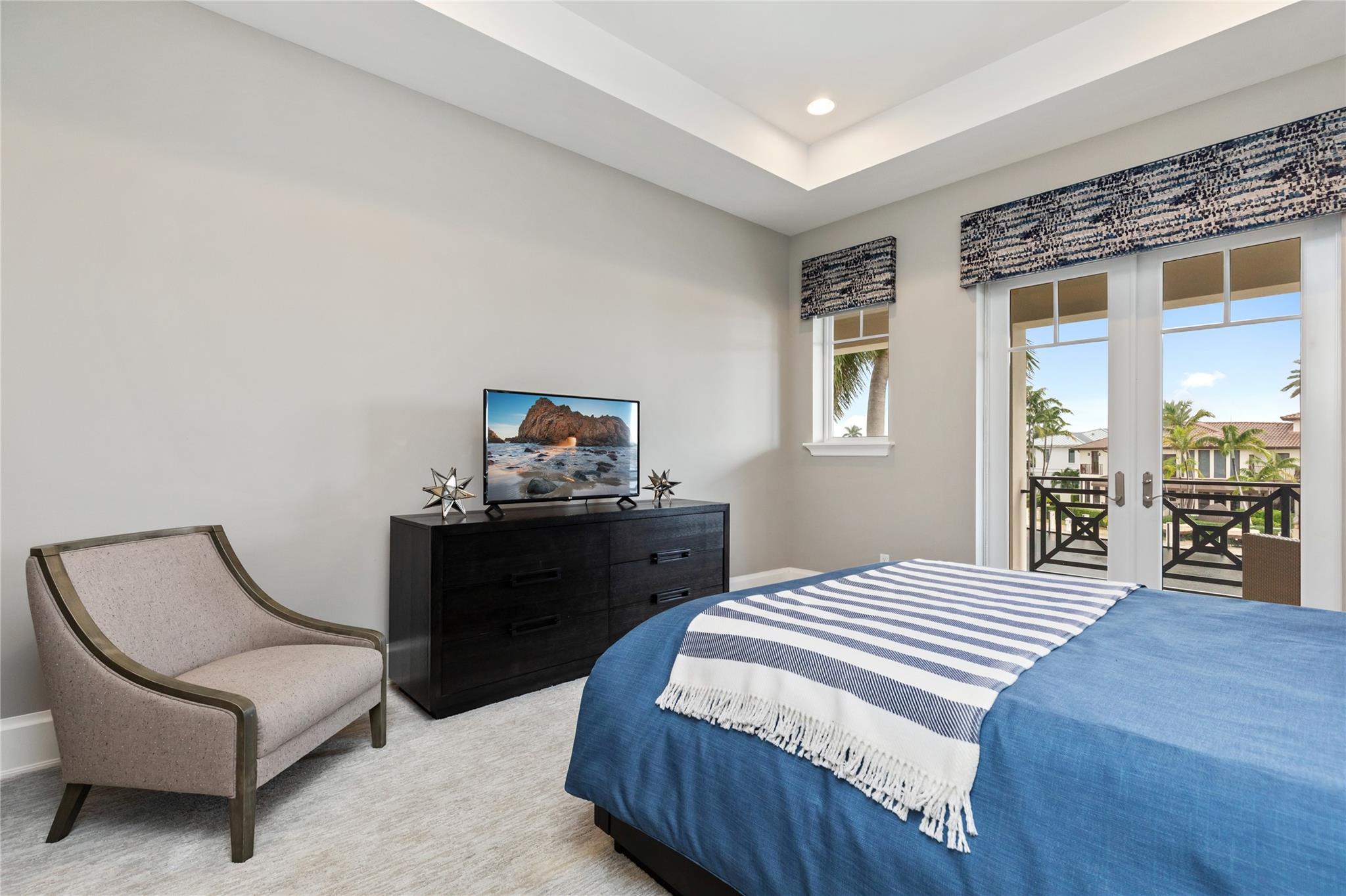 LIGHTHOUSE POINT - Residential