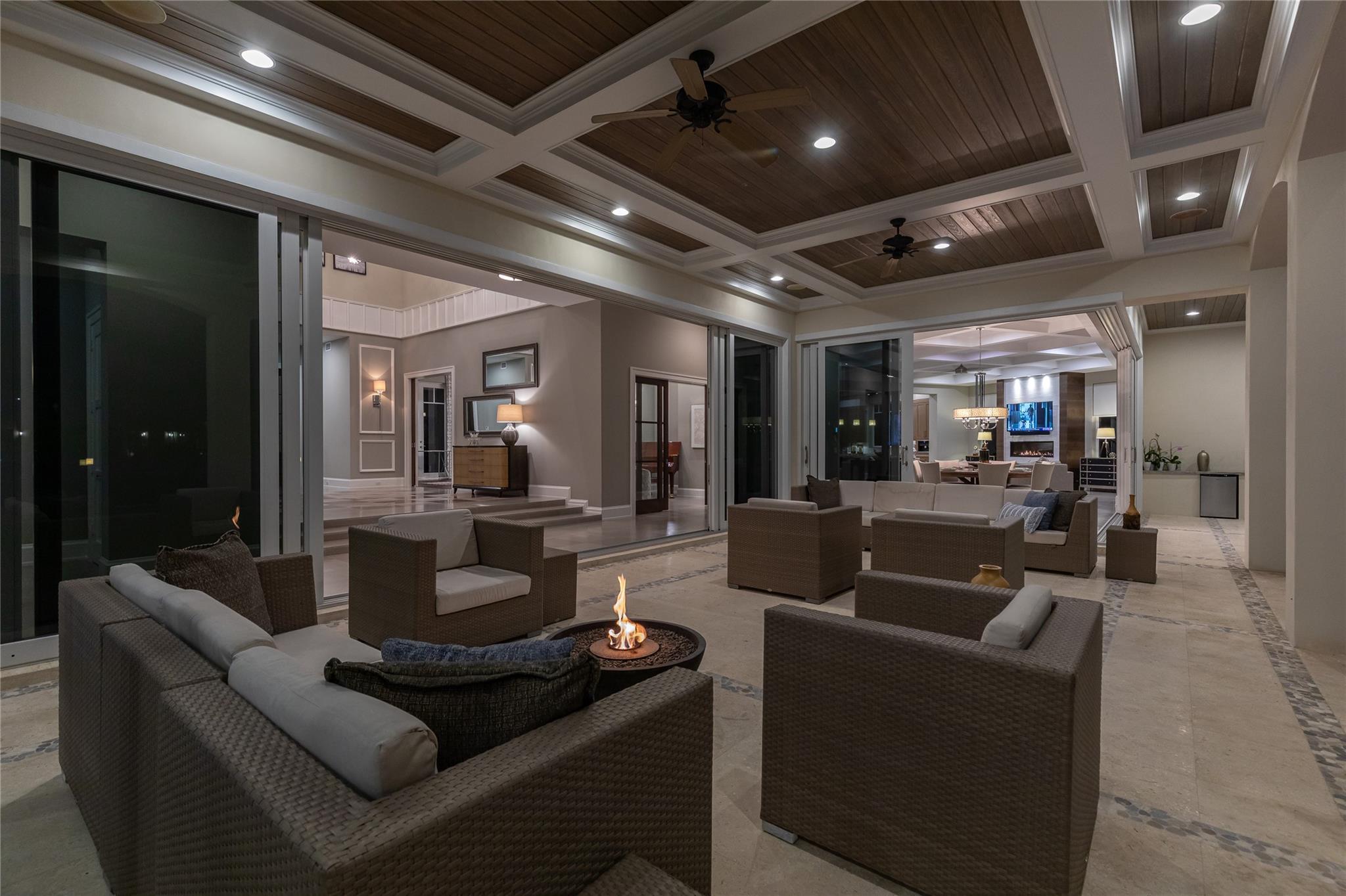 LIGHTHOUSE POINT - Residential