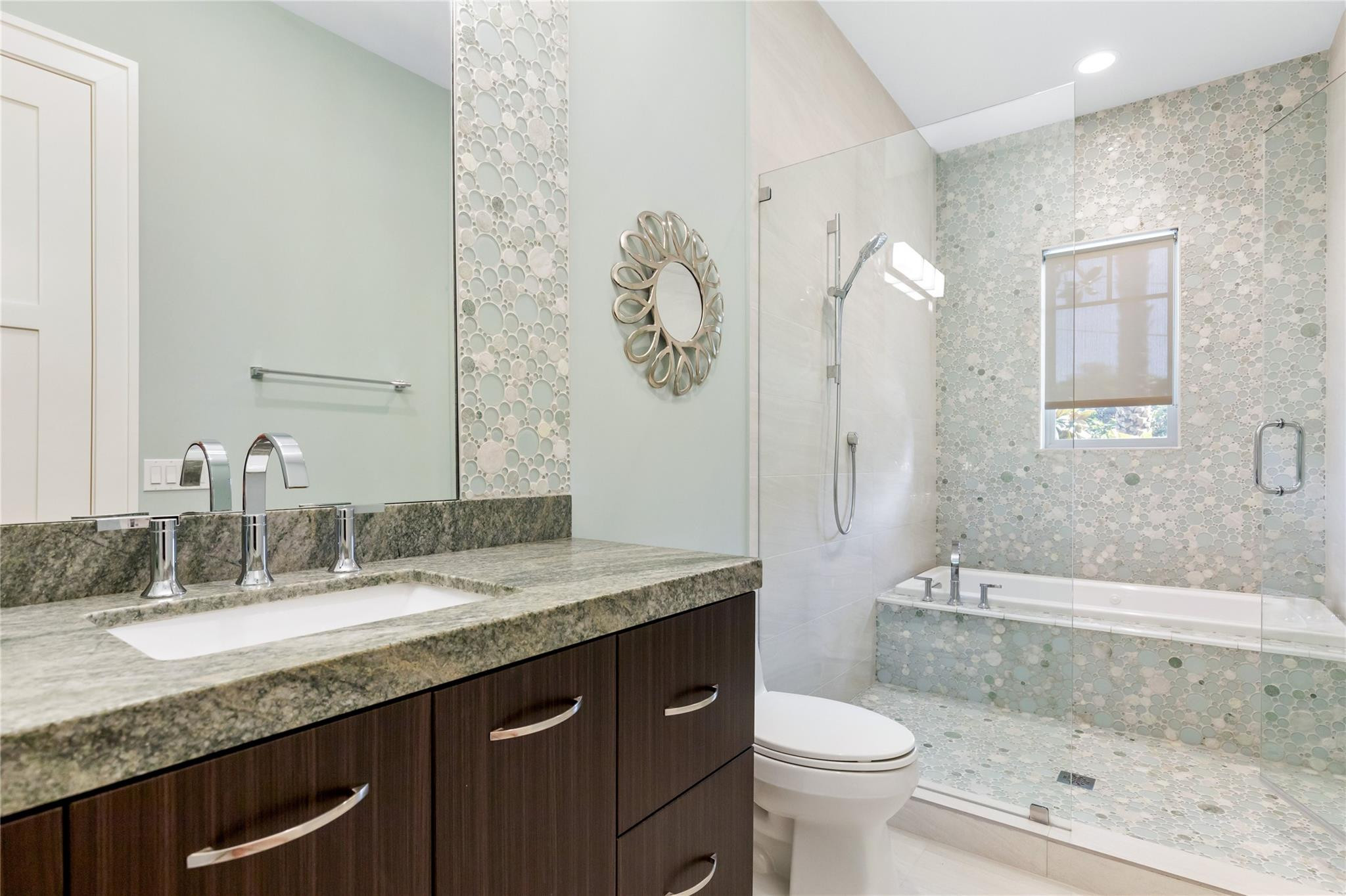 LIGHTHOUSE POINT - Residential