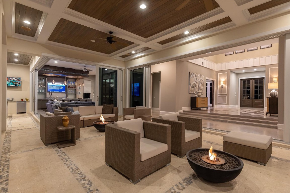 LIGHTHOUSE POINT - Residential