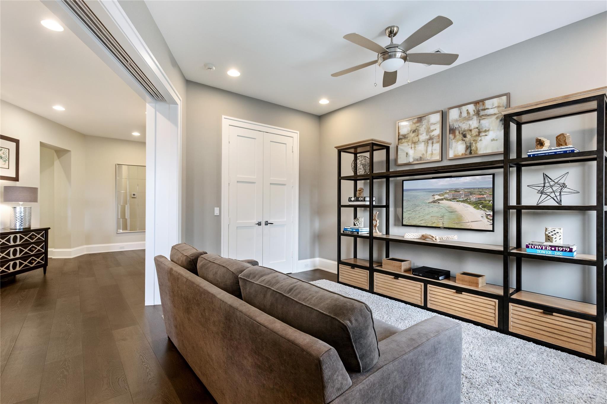 LIGHTHOUSE POINT - Residential