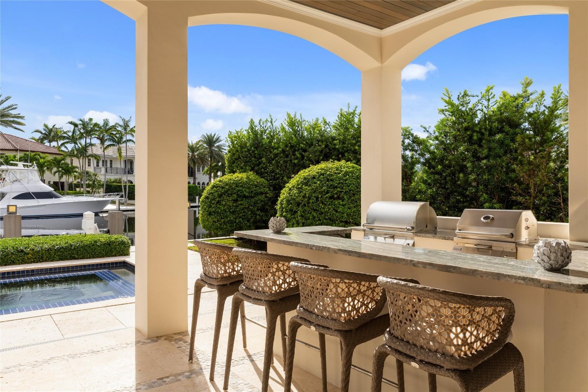 LIGHTHOUSE POINT - Residential