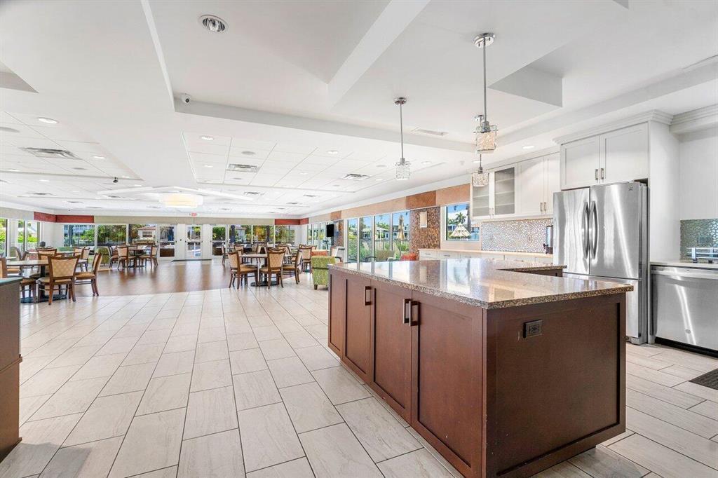 SEAGATE OF HIGHLAND CONDO - Residential