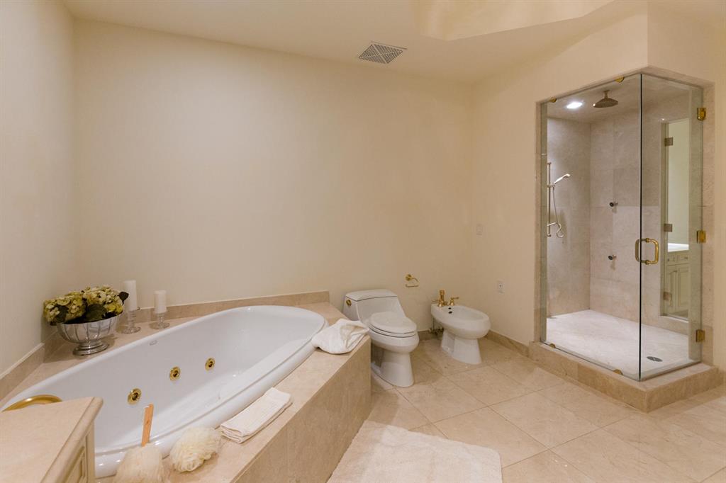 BELLARIA CONDO - Residential