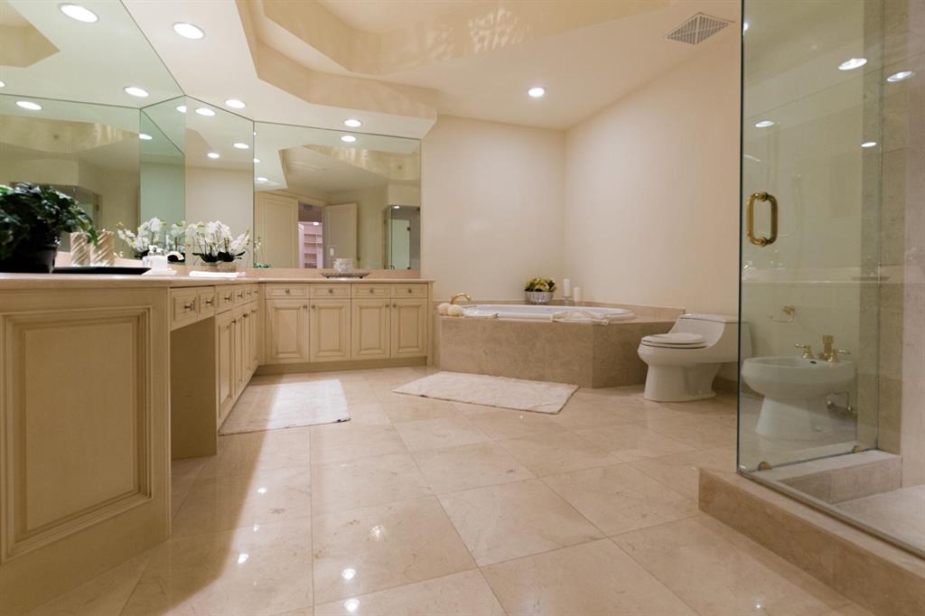 BELLARIA CONDO - Residential