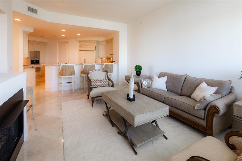 BELLARIA CONDO - Residential